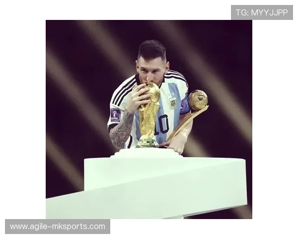 梅西领衔球队夺得冠军，展现传奇风采